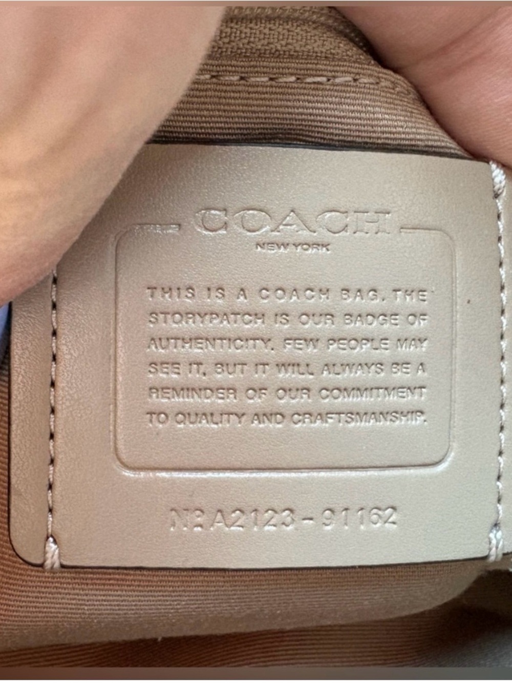 NWOT COACH LILLIE in Color block.(Retails $428) - Picture 3 of 11